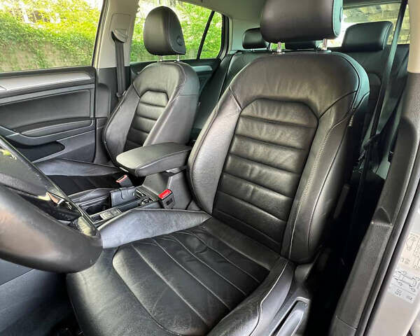 Серый Фольксваген e-Golf, объемом двигателя 0 л и пробегом 113 тыс. км за 9999 $, фото 25 на Automoto.ua