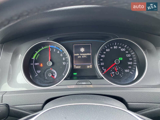 Серый Фольксваген e-Golf, объемом двигателя 0 л и пробегом 110 тыс. км за 8800 $, фото 29 на Automoto.ua