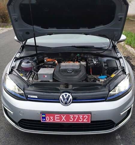 Серый Фольксваген e-Golf, объемом двигателя 0 л и пробегом 92 тыс. км за 9500 $, фото 15 на Automoto.ua