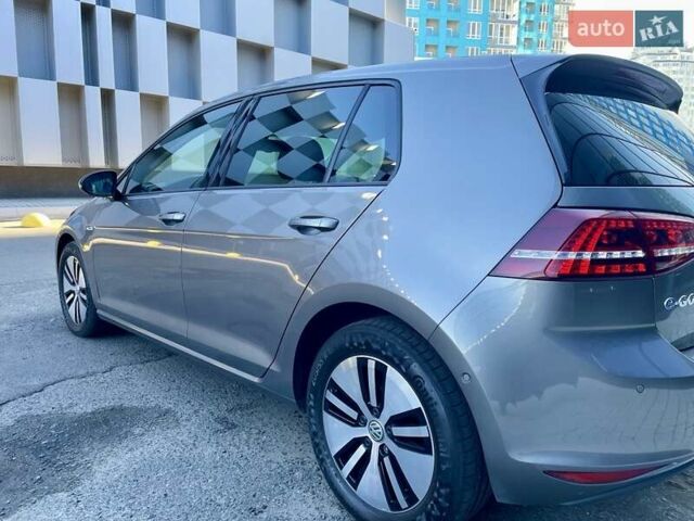 Серый Фольксваген e-Golf, объемом двигателя 0 л и пробегом 119 тыс. км за 10700 $, фото 9 на Automoto.ua