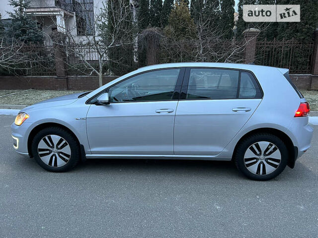 Серый Фольксваген e-Golf, объемом двигателя 0 л и пробегом 60 тыс. км за 14800 $, фото 13 на Automoto.ua