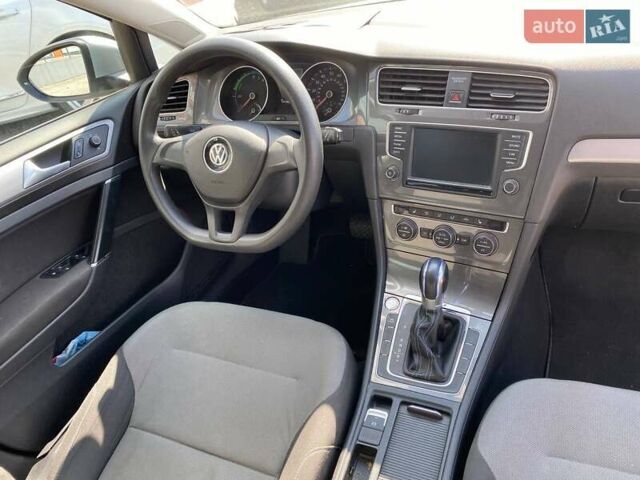 Серый Фольксваген e-Golf, объемом двигателя 0 л и пробегом 115 тыс. км за 8500 $, фото 7 на Automoto.ua