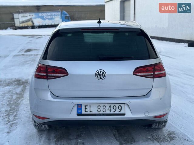 Серый Фольксваген e-Golf, объемом двигателя 0 л и пробегом 90 тыс. км за 8700 $, фото 3 на Automoto.ua