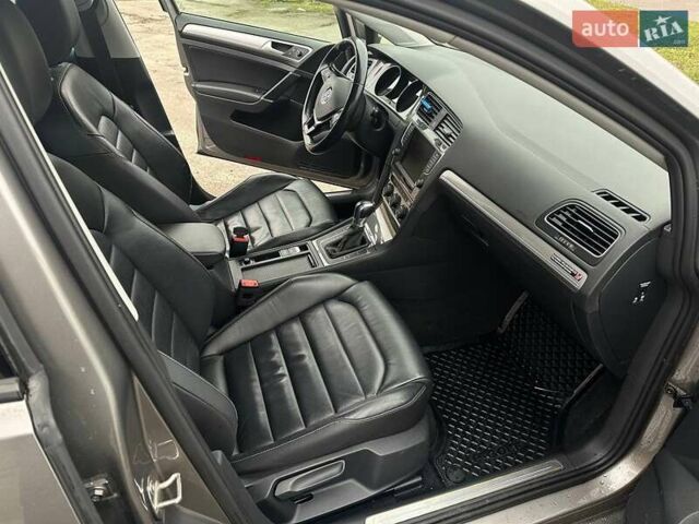 Серый Фольксваген e-Golf, объемом двигателя 0 л и пробегом 107 тыс. км за 10300 $, фото 12 на Automoto.ua