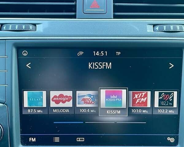 Серый Фольксваген e-Golf, объемом двигателя 0 л и пробегом 119 тыс. км за 10700 $, фото 31 на Automoto.ua