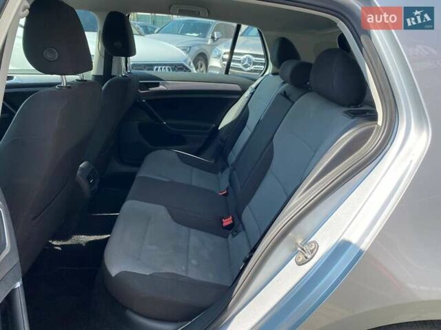 Серый Фольксваген e-Golf, объемом двигателя 0 л и пробегом 115 тыс. км за 8500 $, фото 18 на Automoto.ua