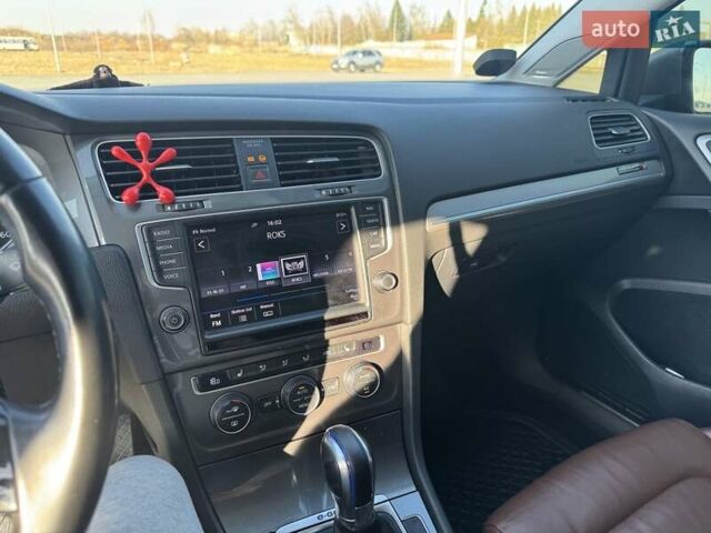 Серый Фольксваген e-Golf, объемом двигателя 0 л и пробегом 119 тыс. км за 9800 $, фото 8 на Automoto.ua