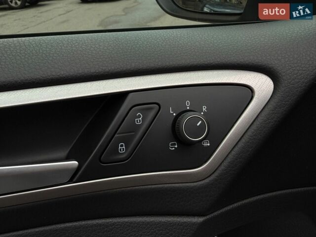 Серый Фольксваген e-Golf, объемом двигателя 0 л и пробегом 116 тыс. км за 9200 $, фото 19 на Automoto.ua