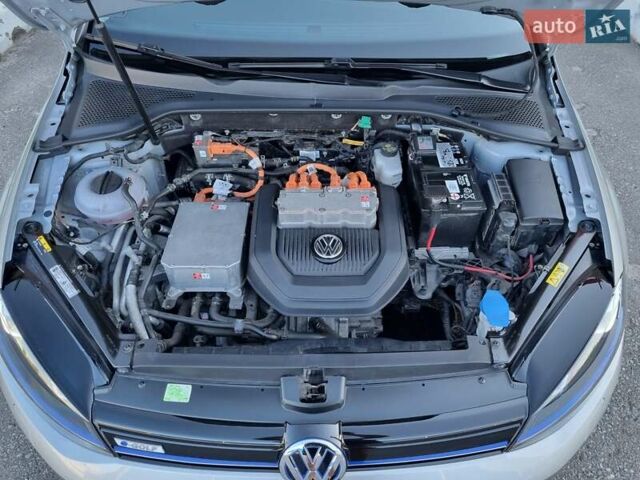 Сірий Фольксваген e-Golf, об'ємом двигуна 0 л та пробігом 48 тис. км за 12000 $, фото 38 на Automoto.ua