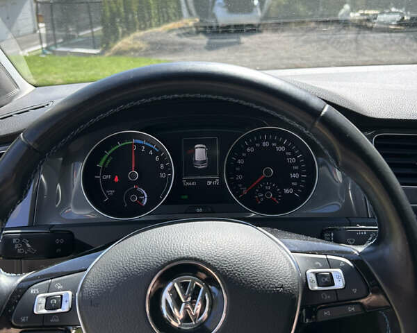 Серый Фольксваген e-Golf, объемом двигателя 0 л и пробегом 126 тыс. км за 8600 $, фото 10 на Automoto.ua
