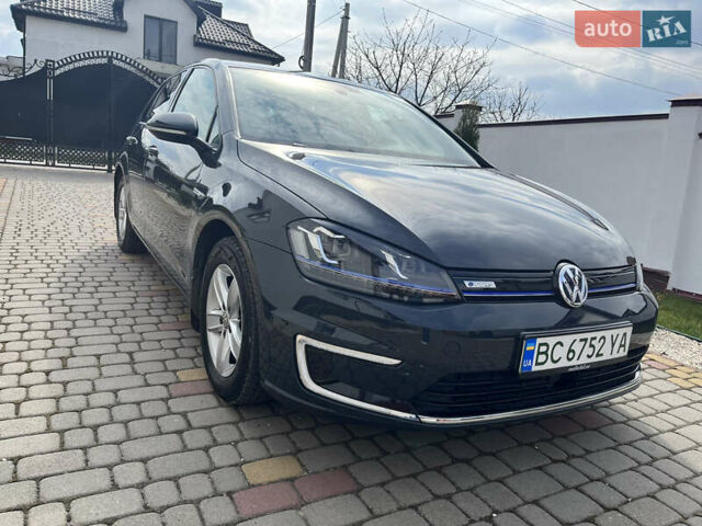 Серый Фольксваген e-Golf, объемом двигателя 0 л и пробегом 141 тыс. км за 9000 $, фото 1 на Automoto.ua