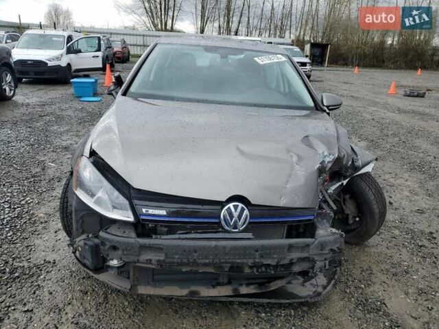 Серый Фольксваген e-Golf, объемом двигателя 0 л и пробегом 103 тыс. км за 6900 $, фото 13 на Automoto.ua