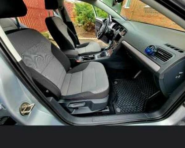 Серый Фольксваген e-Golf, объемом двигателя 2.4 л и пробегом 150 тыс. км за 7900 $, фото 5 на Automoto.ua