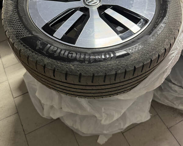 Серый Фольксваген e-Golf, объемом двигателя 0 л и пробегом 53 тыс. км за 11000 $, фото 19 на Automoto.ua