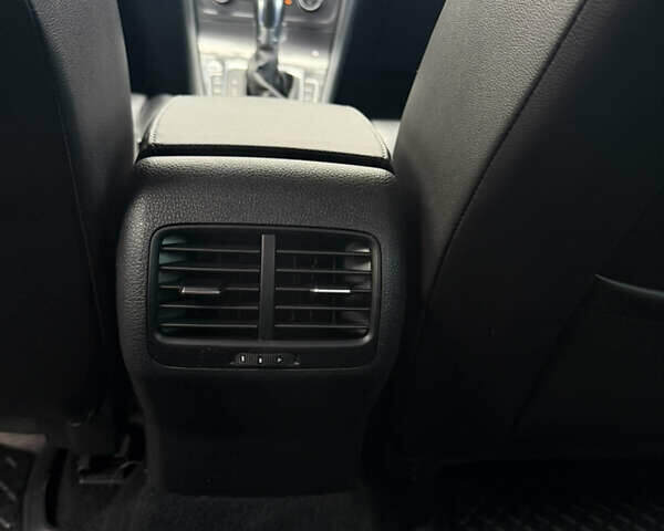 Серый Фольксваген e-Golf, объемом двигателя 0 л и пробегом 120 тыс. км за 7999 $, фото 36 на Automoto.ua