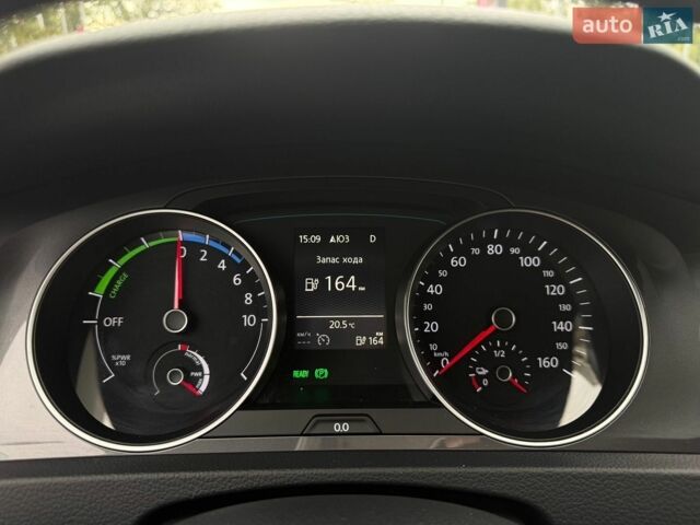 Серый Фольксваген e-Golf, объемом двигателя 0 л и пробегом 116 тыс. км за 9200 $, фото 36 на Automoto.ua