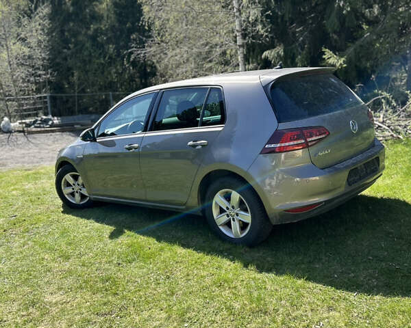 Серый Фольксваген e-Golf, объемом двигателя 0 л и пробегом 126 тыс. км за 8600 $, фото 6 на Automoto.ua