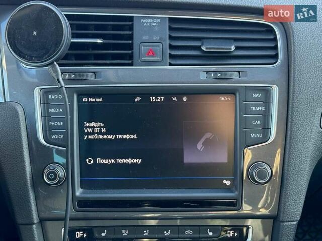 Серый Фольксваген e-Golf, объемом двигателя 0 л и пробегом 72 тыс. км за 11390 $, фото 30 на Automoto.ua