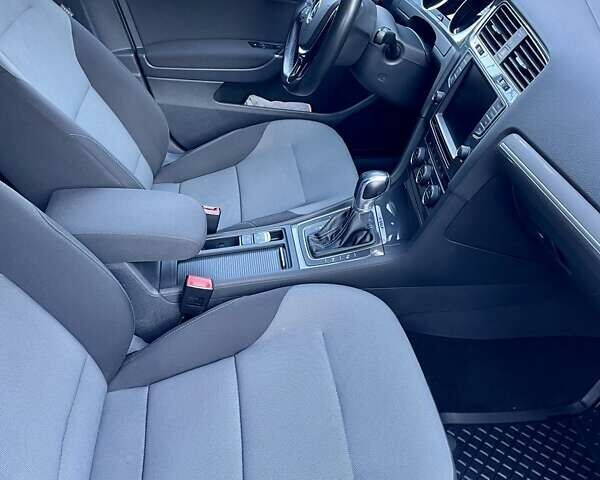 Серый Фольксваген e-Golf, объемом двигателя 0 л и пробегом 119 тыс. км за 10700 $, фото 46 на Automoto.ua