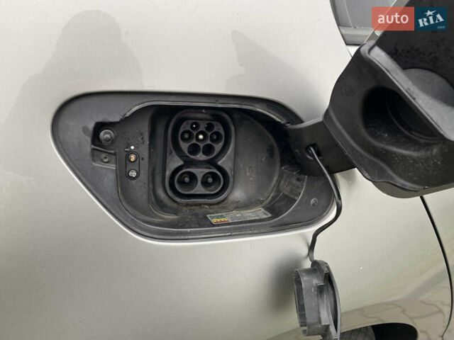 Серый Фольксваген e-Golf, объемом двигателя 0 л и пробегом 110 тыс. км за 8800 $, фото 36 на Automoto.ua