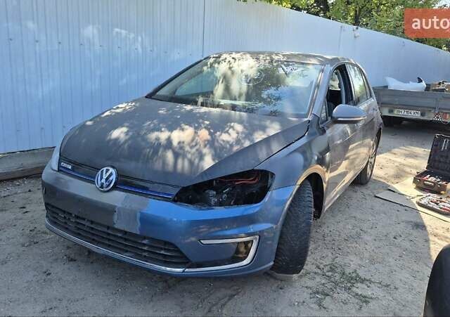 Серый Фольксваген e-Golf, объемом двигателя 0 л и пробегом 103 тыс. км за 6900 $, фото 2 на Automoto.ua