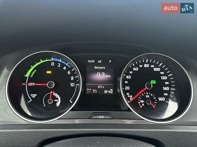 Серый Фольксваген e-Golf, объемом двигателя 0 л и пробегом 107 тыс. км за 10300 $, фото 15 на Automoto.ua