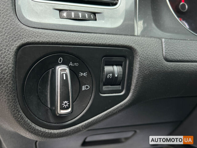 Сірий Фольксваген e-Golf, об'ємом двигуна 24 л та пробігом 107 тис. км за 9900 $, фото 17 на Automoto.ua