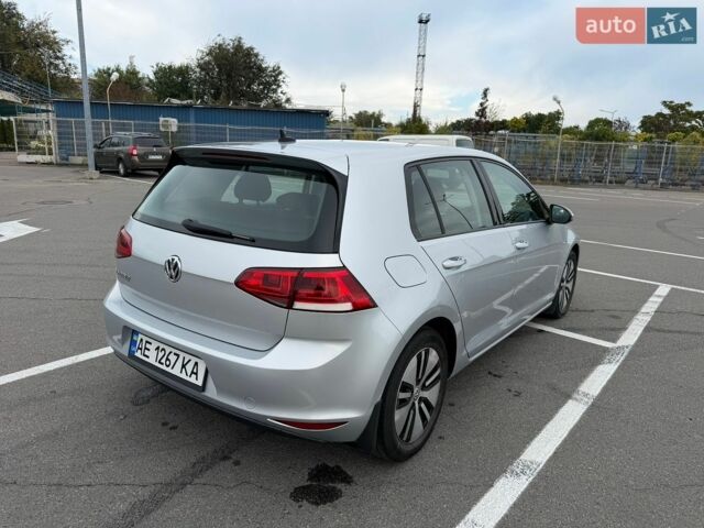 Серый Фольксваген e-Golf, объемом двигателя 0 л и пробегом 86 тыс. км за 9800 $, фото 8 на Automoto.ua