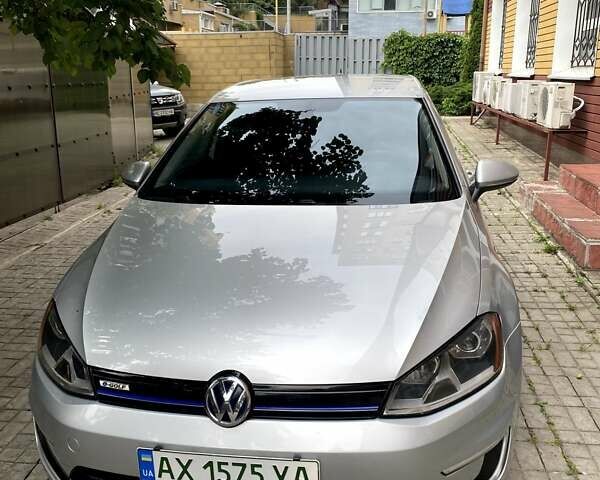 Серый Фольксваген e-Golf, объемом двигателя 0 л и пробегом 122 тыс. км за 8800 $, фото 3 на Automoto.ua