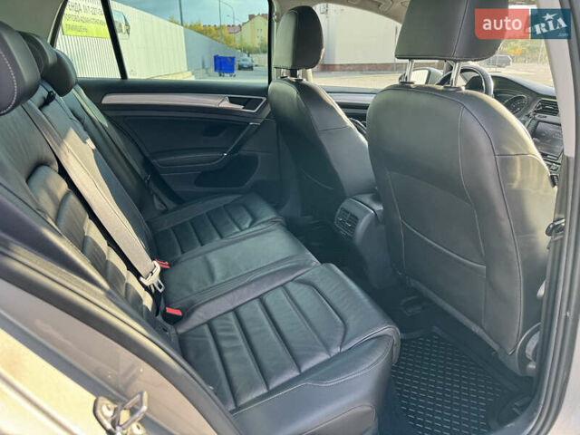 Серый Фольксваген e-Golf, объемом двигателя 0 л и пробегом 53 тыс. км за 11000 $, фото 9 на Automoto.ua