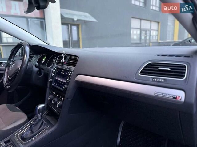 Сірий Фольксваген e-Golf, об'ємом двигуна 0 л та пробігом 152 тис. км за 7999 $, фото 17 на Automoto.ua