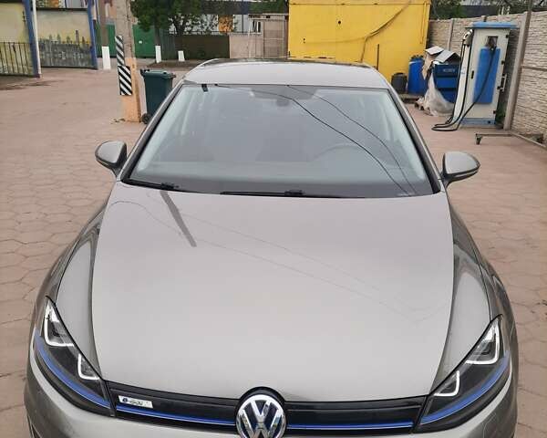 Сірий Фольксваген e-Golf, об'ємом двигуна 0 л та пробігом 142 тис. км за 9000 $, фото 4 на Automoto.ua