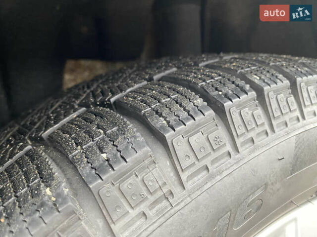 Серый Фольксваген e-Golf, объемом двигателя 0 л и пробегом 110 тыс. км за 8800 $, фото 18 на Automoto.ua