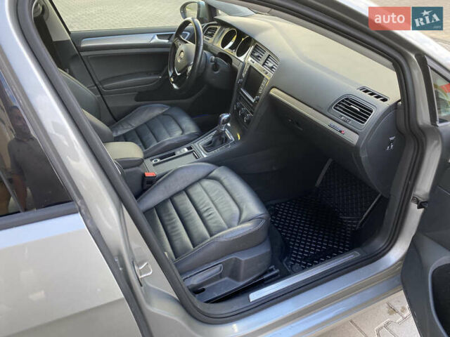 Серый Фольксваген e-Golf, объемом двигателя 0 л и пробегом 148 тыс. км за 9799 $, фото 23 на Automoto.ua