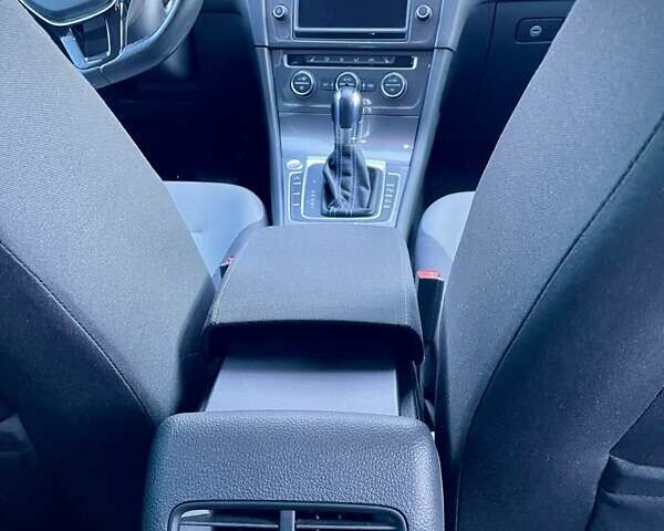 Серый Фольксваген e-Golf, объемом двигателя 0 л и пробегом 119 тыс. км за 10700 $, фото 54 на Automoto.ua