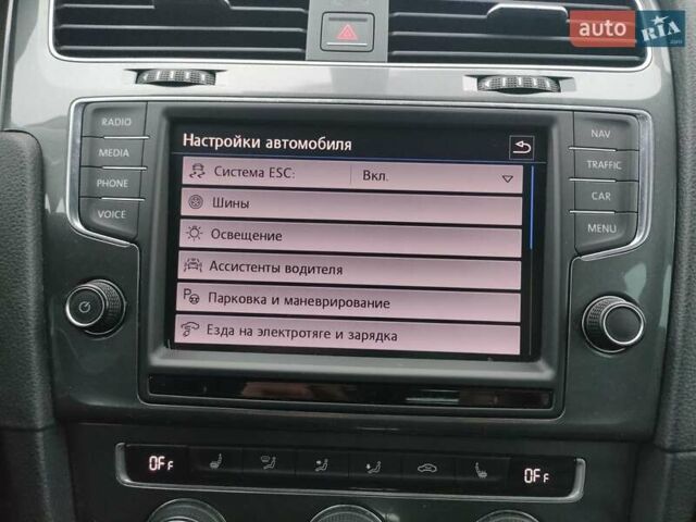 Сірий Фольксваген e-Golf, об'ємом двигуна 0 л та пробігом 117 тис. км за 8600 $, фото 25 на Automoto.ua