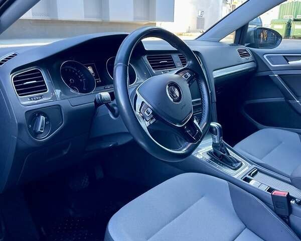 Серый Фольксваген e-Golf, объемом двигателя 0 л и пробегом 119 тыс. км за 10700 $, фото 21 на Automoto.ua