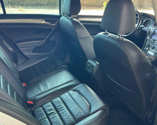 Серый Фольксваген e-Golf, объемом двигателя 0 л и пробегом 113 тыс. км за 9999 $, фото 8 на Automoto.ua