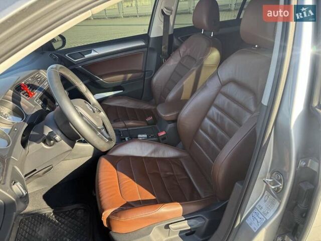 Серый Фольксваген e-Golf, объемом двигателя 0 л и пробегом 119 тыс. км за 9800 $, фото 5 на Automoto.ua