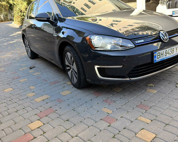 Серый Фольксваген e-Golf, объемом двигателя 0 л и пробегом 165 тыс. км за 8800 $, фото 3 на Automoto.ua