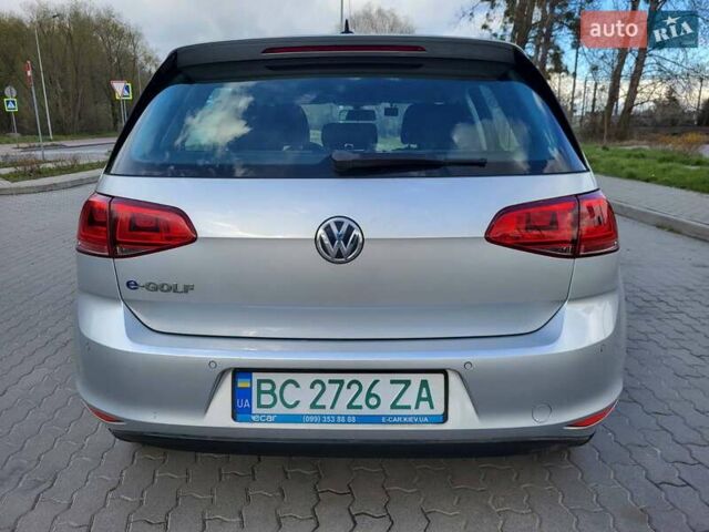 Серый Фольксваген e-Golf, объемом двигателя 0 л и пробегом 98 тыс. км за 9300 $, фото 4 на Automoto.ua