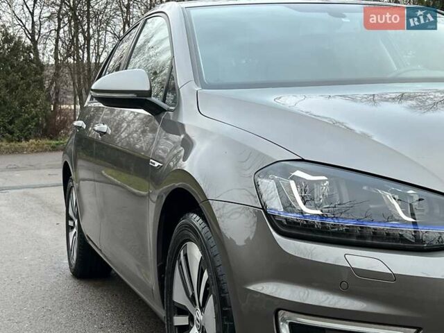 Серый Фольксваген e-Golf, объемом двигателя 0 л и пробегом 127 тыс. км за 8850 $, фото 6 на Automoto.ua