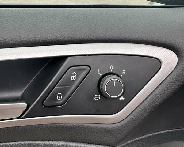 Серый Фольксваген e-Golf, объемом двигателя 0 л и пробегом 134 тыс. км за 9450 $, фото 19 на Automoto.ua