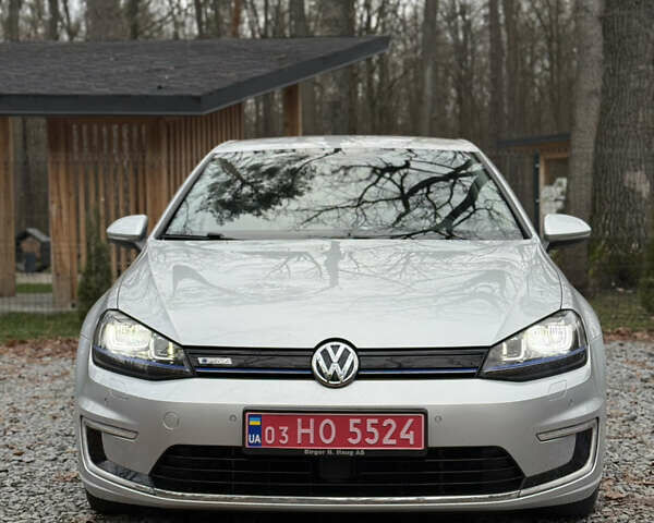 Серый Фольксваген e-Golf, объемом двигателя 0 л и пробегом 120 тыс. км за 7999 $, фото 2 на Automoto.ua