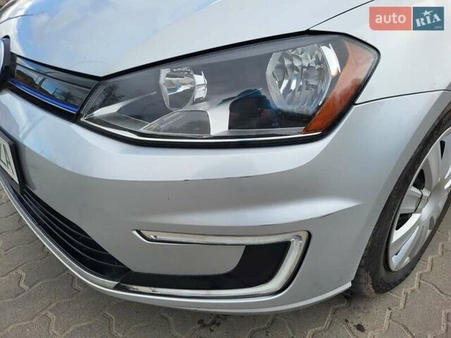 Серый Фольксваген e-Golf, объемом двигателя 0 л и пробегом 98 тыс. км за 9300 $, фото 16 на Automoto.ua
