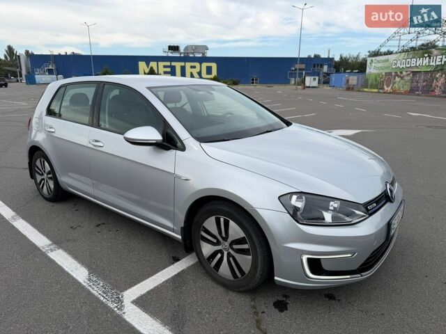 Серый Фольксваген e-Golf, объемом двигателя 0 л и пробегом 86 тыс. км за 9800 $, фото 7 на Automoto.ua