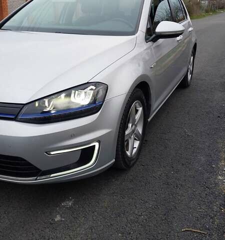 Серый Фольксваген e-Golf, объемом двигателя 0 л и пробегом 92 тыс. км за 9500 $, фото 1 на Automoto.ua