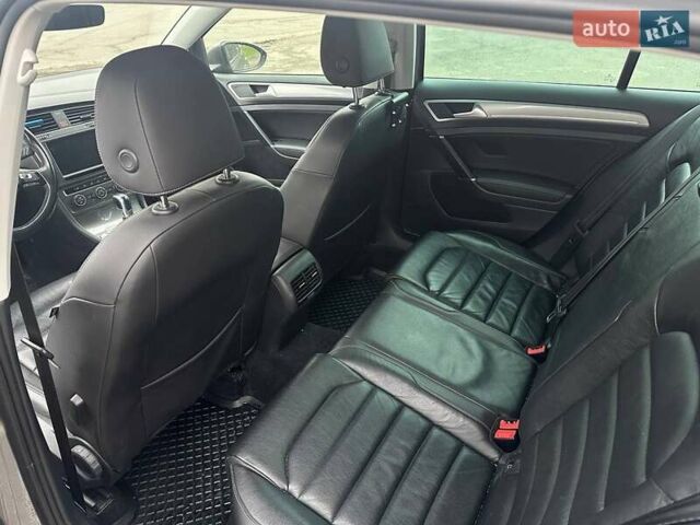 Серый Фольксваген e-Golf, объемом двигателя 0 л и пробегом 107 тыс. км за 10300 $, фото 10 на Automoto.ua