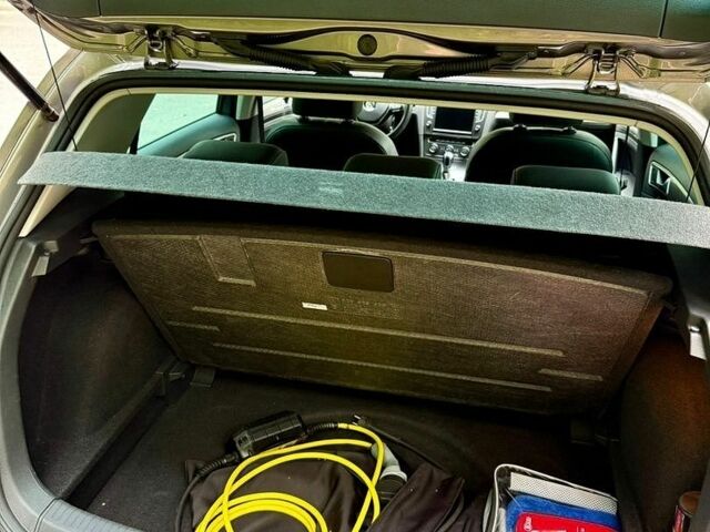 Сірий Фольксваген e-Golf, об'ємом двигуна 0 л та пробігом 112 тис. км за 8799 $, фото 20 на Automoto.ua