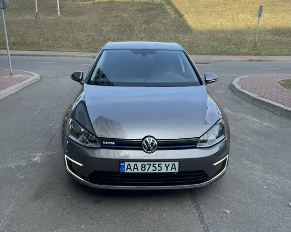 Серый Фольксваген e-Golf, объемом двигателя 0 л и пробегом 80 тыс. км за 9000 $, фото 1 на Automoto.ua